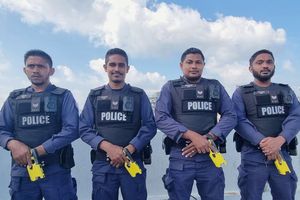 ފުލުހުން ޓޭޒާ ބަޑި ބޭނުންކުރަން ފަށައިފި