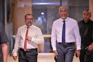 ހުލާސާކޮށް އިއްޔެ: "ކަނު ބަނދެވިތިބެ މި ވެއްޓެނީ އަނދަވަޅަކަށް"