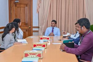 ނައިބު ރައީސް، ޔޫތު ޕޮލިސީ އެޑްވައިޒަރީ ގުރޫޕާ ބައްދަލުކުރައްވައި