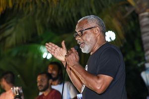 ރައީސް ސޯލިހު ކުރިމަތީ އެއްވެ، އިދިކޮޅު ލީޑަރުން ގޮވާލީ ނަން ނަގަން