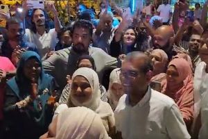 Nasheed calls for Yameen's release with former first lady