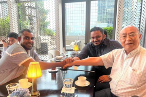 ޓޫރިޒަމް މިނިސްޓަރު ފައިސަލް އާއި އަދީބު ބައްދަލު ކުރައްވައިފި 