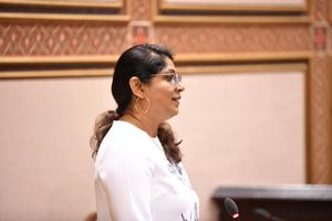 މެމްބަރުން ސުވާލު ކުރެއްވީ ގާނޫނީ ތަރަހައިން ބޭރުން: މާރިޔާ