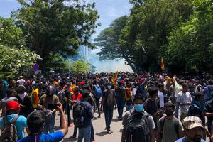ރާއްޖެއާ މެދު ނުރުހުން ފާޅުކޮށް ލަންކާގައި މުޒާހަރާ ކުރަނީ