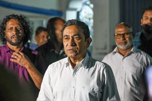 ހުލާސާކޮށް އިއްޔެ: ޝަރީއަތަށް ނުފޫޒު ފޯރުވި ލިސްޓު ޔާމީން އަތުގަ