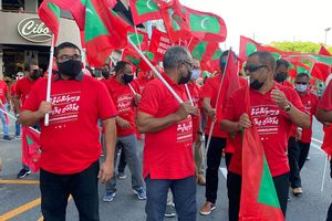ރައީސް ސޯލިހު ހައްޔަރު ކުރަން އިދިކޮޅުން ގޮވާލައިފި