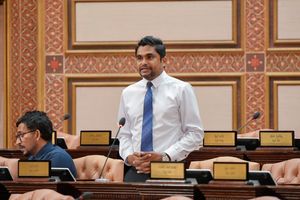 މުއިއްޒުގެ ކެމްޕޭނަށް ހަރަދުކުރި ޒާހިރުގެ އެކައުންޓުގައި 500ރ. 
