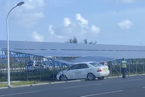 އެކްސިޑެންޓެއްގައި ސޯލާޕެނަލްތަކުގެ ސްޓްރަކްޗާއަށް ގެއްލުންވެއްޖެ