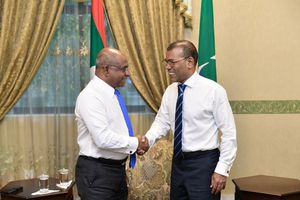 ނަޝީދު އެދުނަސް ރައީސާ ދެކޮޅަށް ނުކުންނަން ޝާހިދު ބޭނުން ނުވީ!