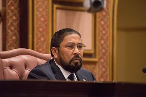 "ކާޑެއްދޫ އެއާޕޯޓު މައްސަލާގައި ވިލާއަށް ބަދަލު ދޭންޖެހޭ"