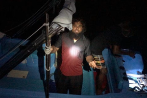 ބޭބެއަށް ހަމަލާ ދިނީ ޖަލު ހުކުމެއްގައި ހުއްޓައި ދޫކޮށްލި މީހަކު