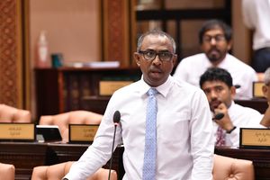 ޑިމޮކްރެޓްސްގެ ޕީޖީ ލީޑަރަކަށް އާޒިމް ހޮވައިފި 