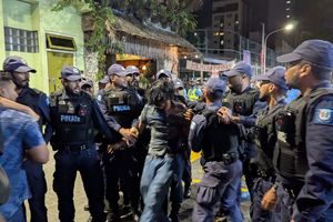 ސުލްހަވެރި މުޒާހަރާ ރޫޅާލީ އޯލެވެލް ޓެސްޓު އޮންނާތީ: ފުލުހުން