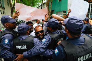 Protests near Majlis as MPs prepare to vote on amendment