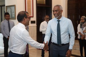ރައީސް މުއިއްޒު އާއި ނަޝީދުއާ ދެމެދު މަޝްވަރާތަކެއް!