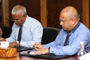 ކެއާ ސޮސައިޓީ ޓީޗަރެއްގެ އެއް އަހަރުދުވަހުގެ މުސާރަ ސްޓެލްކޯއިން
