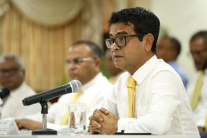 ރައީސް އަޒުލު ކުރަން މަސައްކަތް ނުކުރާ ކަމަށް އެމްޑީޕީން ބުނެފި 