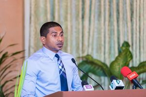 މަހުލޫފްގެ ސަސްޕެންޝަން އުވާލީ އާ އުސޫލުގެ ދަށުން: މަބުރޫކް