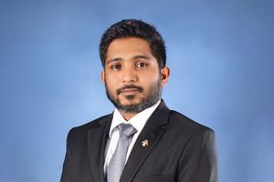 ކުރިމިނަލް ކޯޓުގެ ގާޒީ ހުސެއިން ފާއިޒަށް ނަސޭހަތްދީ ތަމްރީނެއްގައި ބައިވެރިކުރުވަނީ