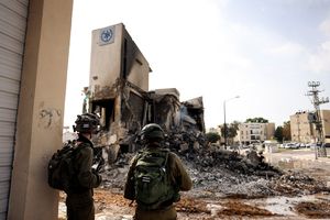 Israel pounds Gaza as death toll passes 1,100