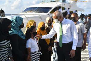 ރައްޔިތުންގެ ގާތަށް ރައީސްގެ ސިލްސިލާ ދަތުރުތަކެއް 