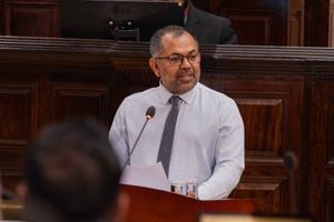 ރާއްޖެ އޮތީ ބަނގުރޫޓުވުމުގެ ތުންފަތްމަތީގައެއް ނޫން: ޒަމީރު 