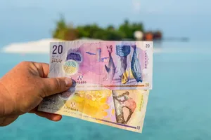 ވިހި ރުފިޔާ ނޫޓުތައް މަދުވެގެން، އާ ސްޓޮކެއް ގެނެސްފި