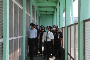 ޣައިރު ހާޒިރުގައި ހުކުމްކޮށް ޕާސްޕޯޓް ހިފަހައްޓާފައިވާ 422 މީހުން