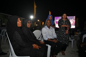 ބޮޑު ކެމްޕޭން ހަރަކާތެއް ނެތް; ރައީސް އުޅުއްވީ ރައްޔިތުންނާ އެކު