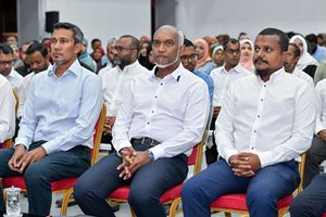 މުއިއްޒުގެ ޖަލްސާގައި ފުވައްމުލަކު މޭޔަރަށް ފުރަސަތެއް ނުދިން
