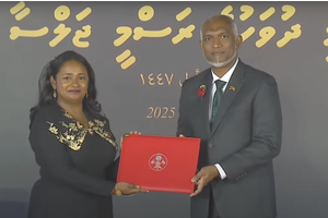 މެޒޯ މުހައްމަދުގެ ހަނދާނަށް ޝަރަފުވެރިކަމުގެ ގައުމީ އިނާމު ދީފި