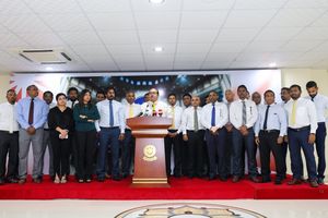Five unnamed MDP MPs refuse to vote against Nasheed