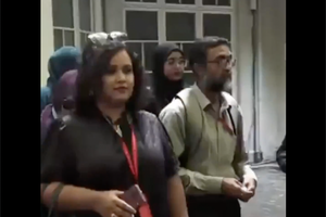 ބްރޯޑްކާސްޓިން ކޮމިޝަނުގެ މުވައްޒަފުން ހަޅުތާލު ކުރަނީ