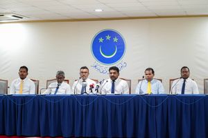 "ރައީސް އަމަލު ކުރައްވަނީ މަޖިލީހަށް ނުފޫޒު ފޯރުވަން"