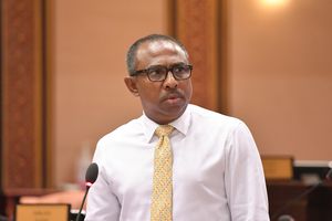 ކޮވިޑް ނިންމާލައި ސްކޫލްތައް އާއްމުހާލަތަށް ގެންނަން ޖެހޭ: އާޒިމް