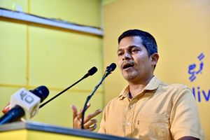"ރައީސް ވިދާޅުވާ ރައްޔިތުންގެ ފަޅިއަކީ ސިޔާސީ މުވައްޒަފުން"