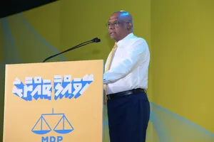 ދެ އިންތިހާބު އެއްކޮށްލަނީ ބަސް ނުބުނެވޭހެން އަނގަމަތީ މަލަން އަޅުވަން: ޝާހިދު 