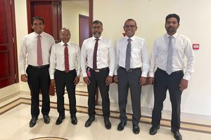 ގާސިމްގެ އެޑްވައިޒަރު އިލްހާމް، ނަޝީދާއެކު މަޝްވަރާކުރައްވައިފި