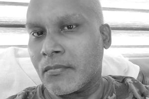 ސައިފް ގައިގައި އެޅީ ގަދަ ވޭން، ބަދަލުގައި އޭނާ ދިނީ ހިނިތުންވުން