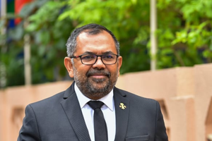 ސަރުކާރުން ފައިސާ ނުދޭތީ ވިޔަފާރިތައް ހުއްޓުމަކާ ގާތަށް
