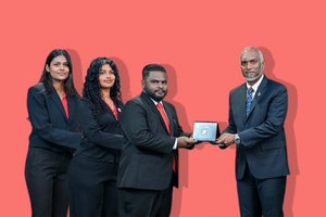 ރައީސްއަށް ލަފާދޭ ޒުވާނުންގެ ބޯޑުން އިތުރު ބަޔަކު އިސްތިއުފާ ދީފި