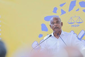 ހަމަޖެހުން ގާއިމު ކުރެވޭނީ ގްރޫޕްތަކާ ގުޅުން ނެތް ސަރުކާރެއް ގެނެސްގެން: ރައީސް