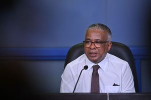 Recently naturalised man eligible for land "mistakenly"