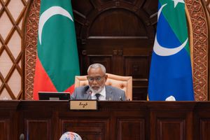 ދައުރުން ބޭރު ޖަލްސާތައް: މަޖިލީހުގެ ރައީސްގެ އިހުތިޔާރު ނަހަމަ ގޮތުގައި ހިފަނީ
