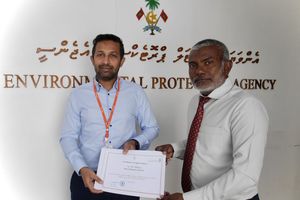ރަސްފަރި އިއާދަކުރުމުގެ މަސައްކަތަށް ދިރާގުގެ އެހީ 