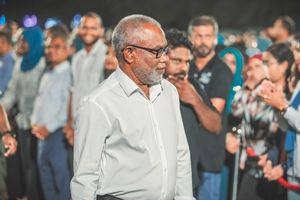 "ސަރުކާރުގެ ސިޔާސަތު ގަބޫލުކުރާ މީހުންނަށް ވަޒީފާ ދޭންޖެހޭ"