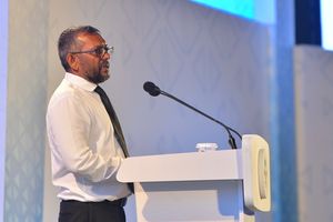"ފާޑުކިއުން އަމާޒުވޭ, އެކަމަކު ހަނިމާދޫ އެއާޕޯޓު ބޭނުންތެރި"