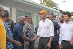 ޝަކުވާތައް ހުއްޓިއްޖެ، ތަންކޮޅެެއް ދަށީ ސިއްހީ ދާއިރާ: ރައީސް