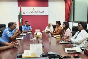 ނޫސްވެރިންނަށް އަނިޔާވުން؛ ބްރޯޑްކޮމުން ފުލުހުންނާ ބައްދަލުކޮށްފި