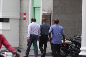 ރައީސް ސޯލިހުގެ އަރިހަށް ޖޭޕީގެ ލީޑަރު ގާސިމް ވަޑައިގެންފި 